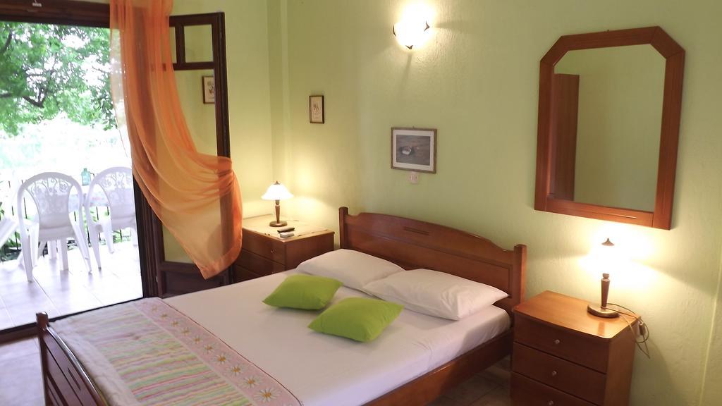Pefka & Apartment Vourvourou